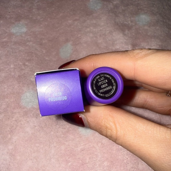 MAC lipstick Selena Amor Prohibido - Picture 2 of 2